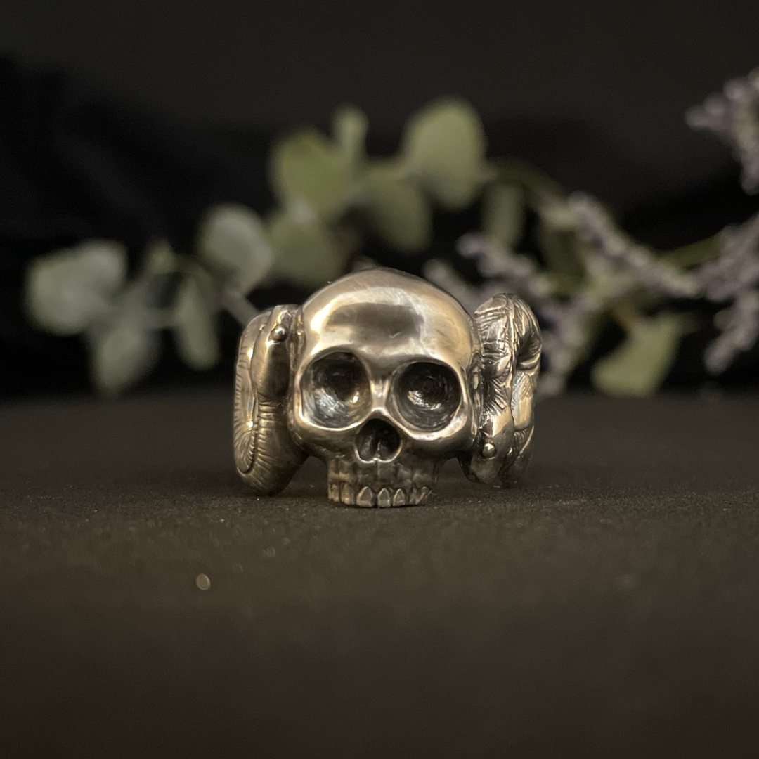 MEMENTO MORI :: Belle Morte No.1 :: Serpent and Skulls Ring