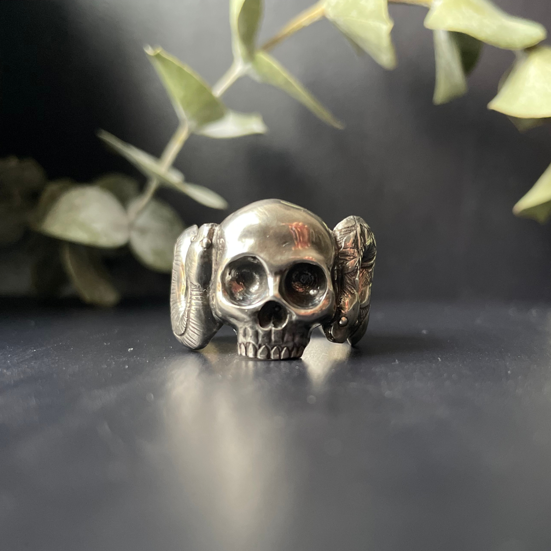MEMENTO MORI :: Belle Morte No.1 :: Serpent and Skulls Ring