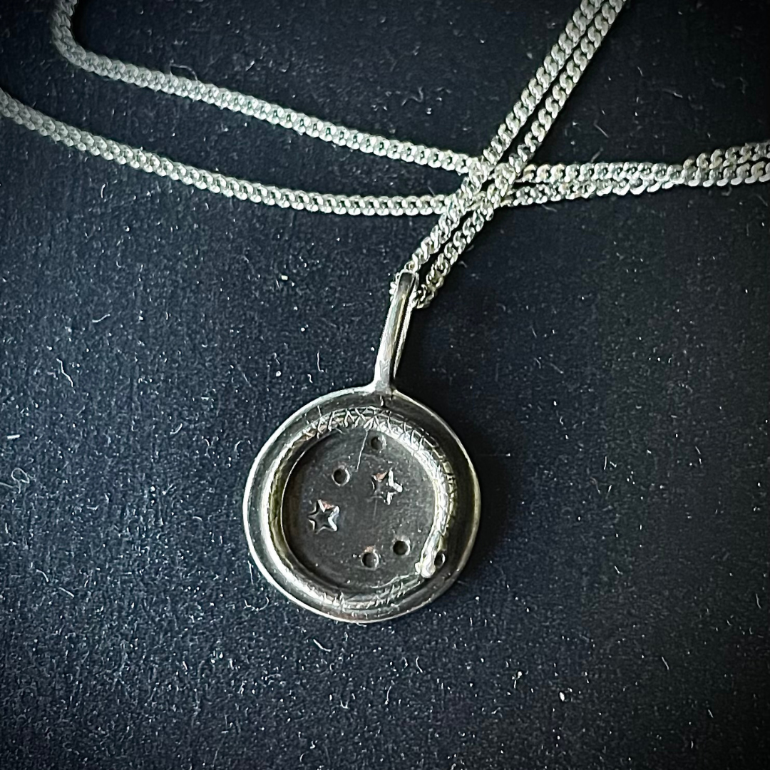 SERPENT SISTERS  ::  Obelle  ::  stars