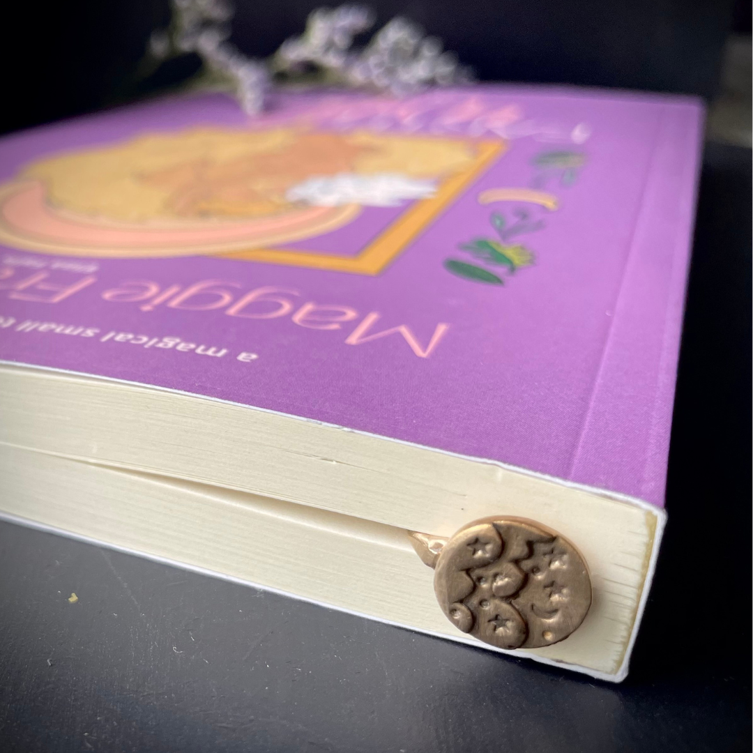 BOOK BLING  ::  Bronze Bookmark  ::  A luxurious bookish gift  ::  Book Jewellery