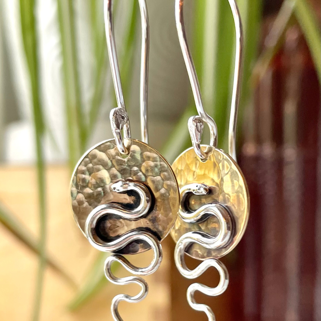 SERPENT SISTERS  ::  Aurora Seraphina