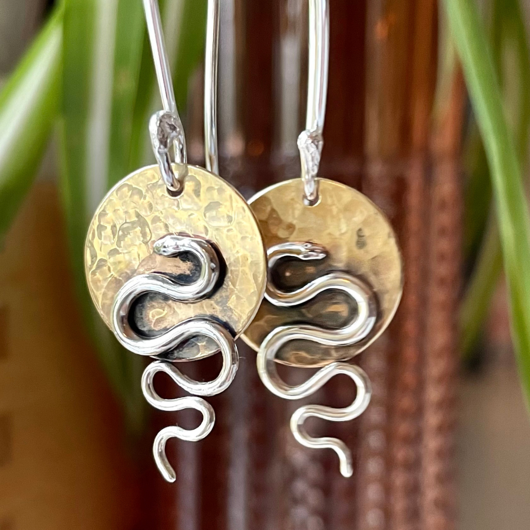 SERPENT SISTERS  ::  Aurora Seraphina