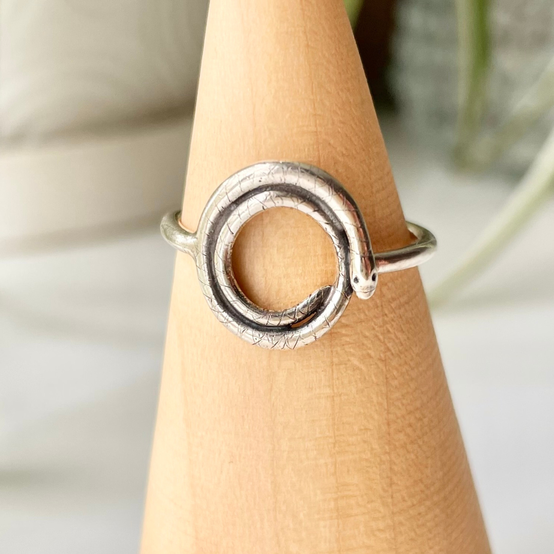 SERPENT SISTERS  ::  Augustine