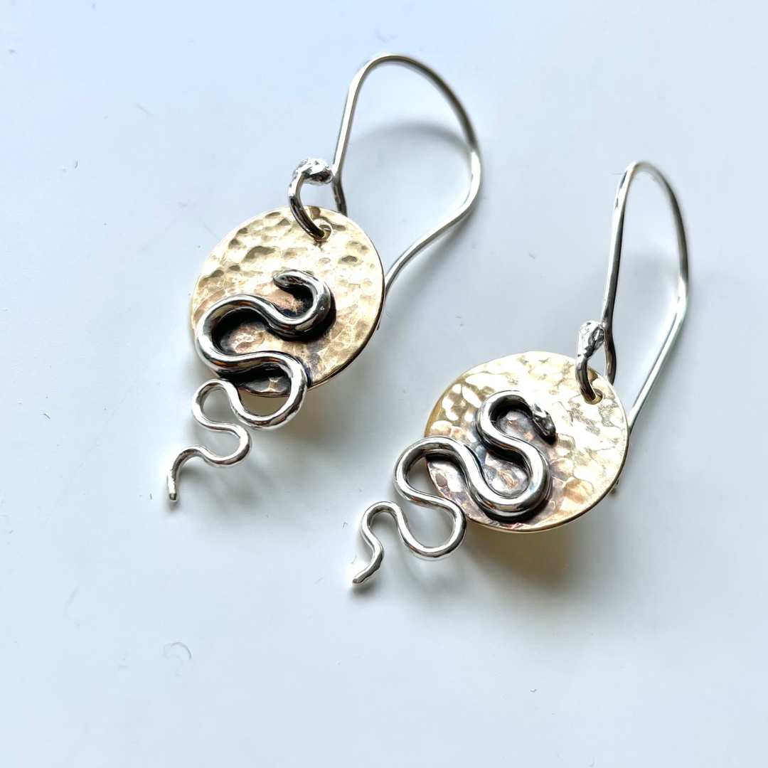 SERPENT SISTERS  ::  Aurora Seraphina