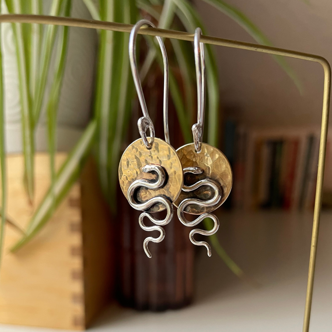 SERPENT SISTERS  ::  Aurora Seraphina