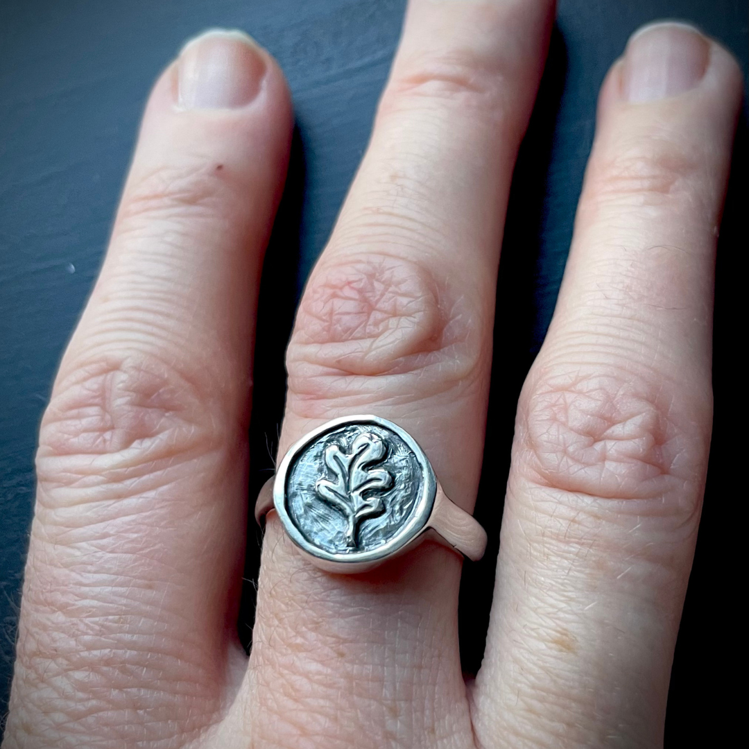 INSIGNIA  ::  Signet no.3  ::  Oak Leaf