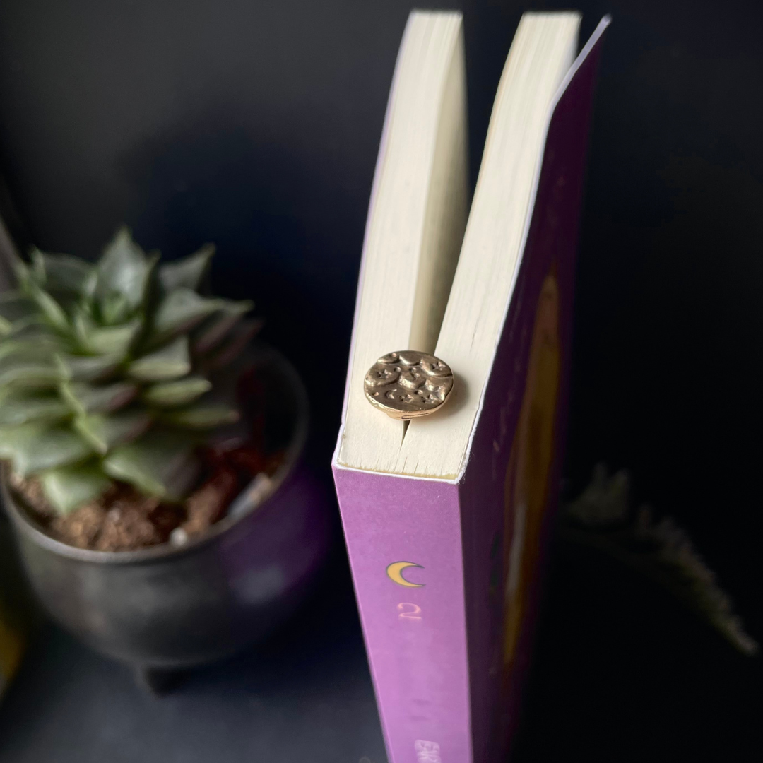 BOOK BLING  ::  Bronze Bookmark  ::  A luxurious bookish gift  ::  Book Jewellery
