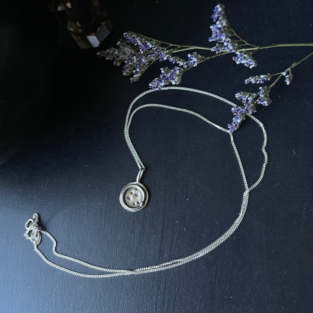 SERPENT SISTERS  ::  Obelle  ::  stars