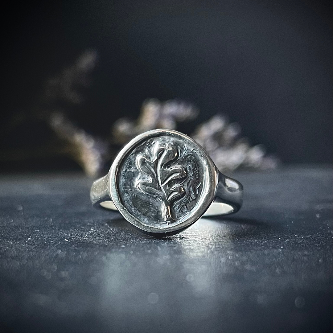 INSIGNIA  ::  Signet no.3  ::  Oak Leaf