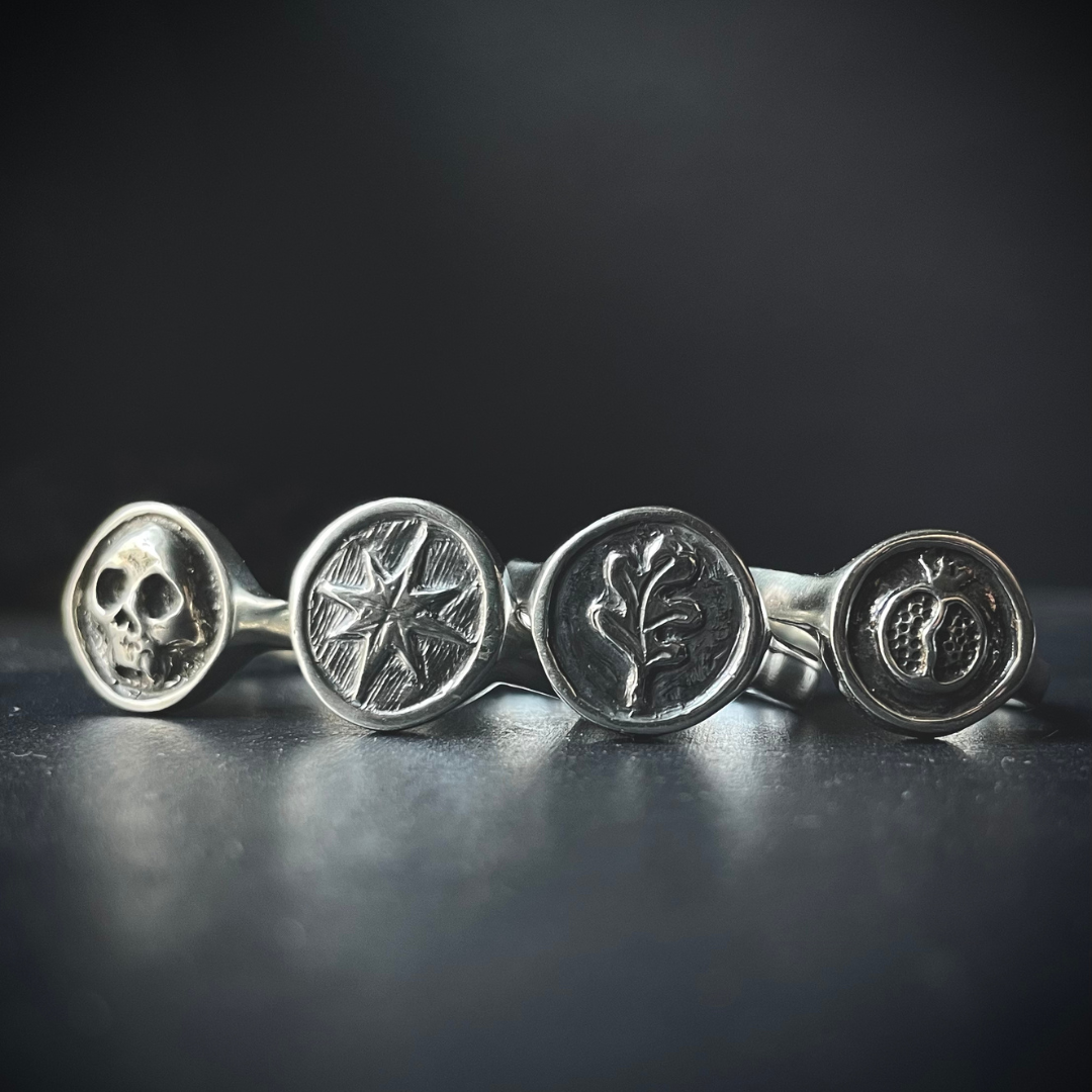 INSIGNIA  ::  Signet no.3  ::  Oak Leaf