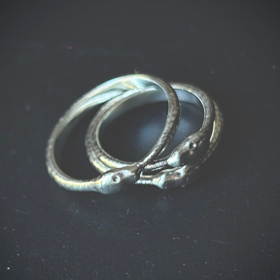 Serpent Sisters  ::  Odette