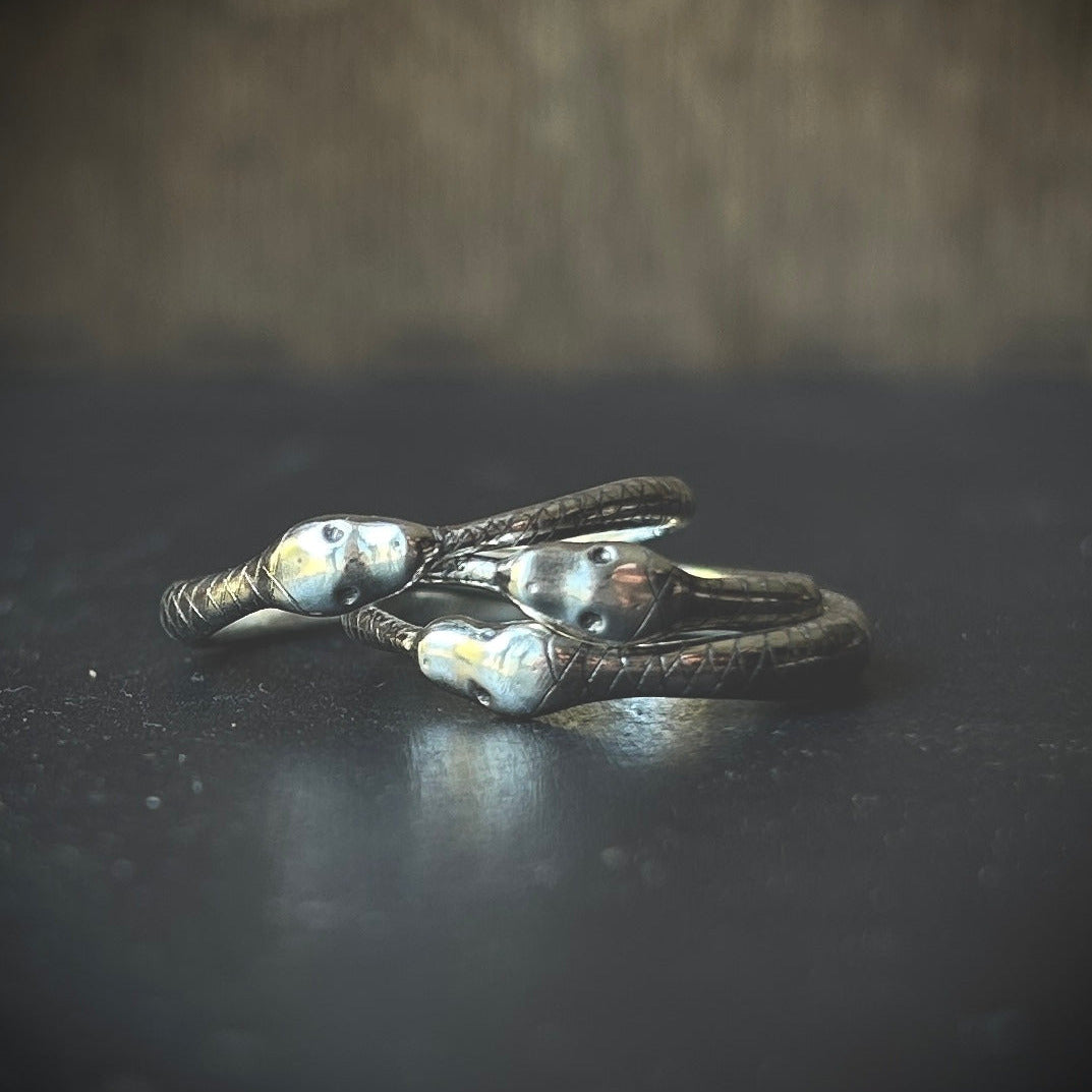 Serpent Sisters  ::  Odette